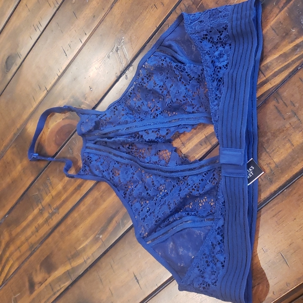 Victorias secret lace keyhole halter bra - Picture 5 of 7